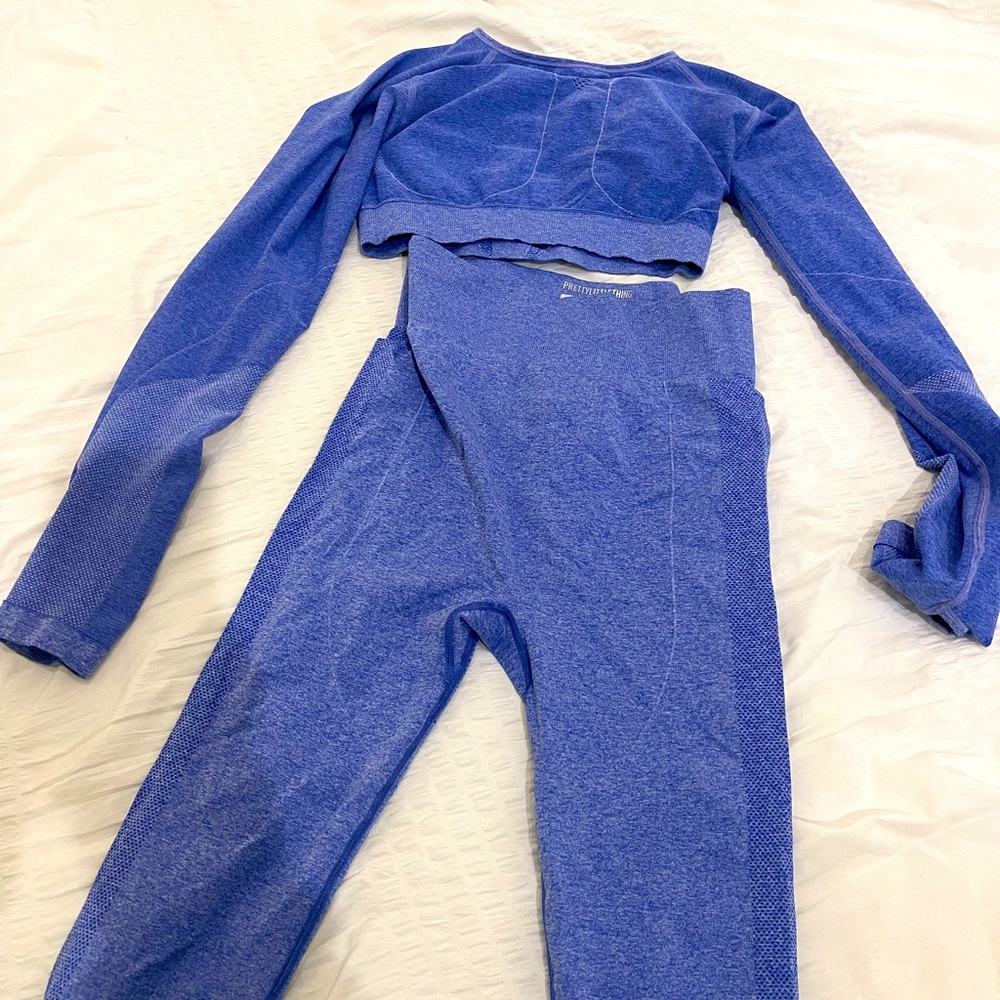 ADORABLE & NEVER WORN (tags fell off though) ROYAL BLUE WORKOUT SET FROM PLT